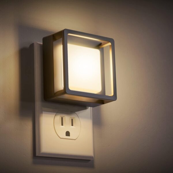 LED Night Light with Dusk to Dawn Sensor